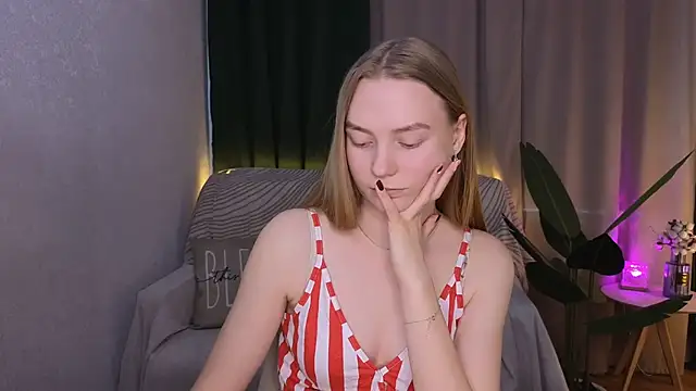 Snapshot of CarolynCohen__ chatting on March 2025 05:14:02 AM CarolynCohen online show from March 2025 05:14:02 AM