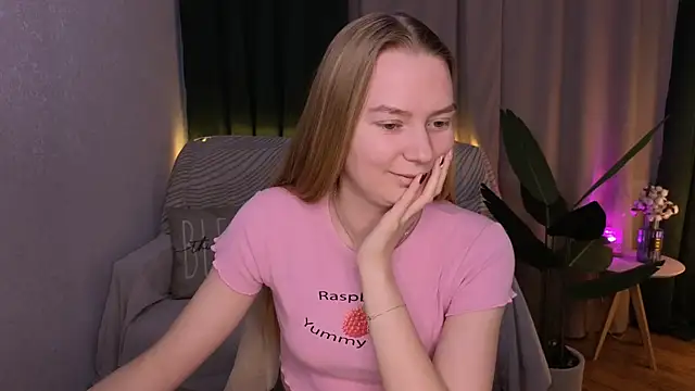 Snapshot of CarolynCohen__ chatting on March 2025 02:15:01 AM CarolynCohen online show from March 2025 02:15:01 AM