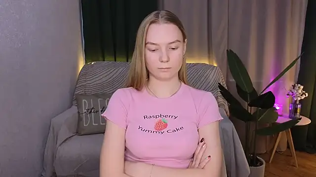 Snapshot of CarolynCohen__ chatting on March 2025 05:18:02 AM CarolynCohen online show from March 2025 05:18:02 AM