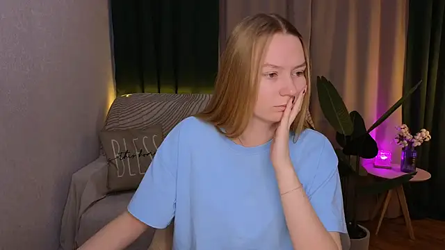 Snapshot of CarolynCohen__ chatting on March 2025 01:56:02 AM CarolynCohen online show from March 2025 01:56:02 AM