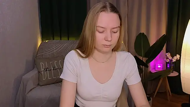 Snapshot of CarolynCohen__ chatting on March 2025 01:56:01 AM CarolynCohen online show from March 2025 01:56:01 AM