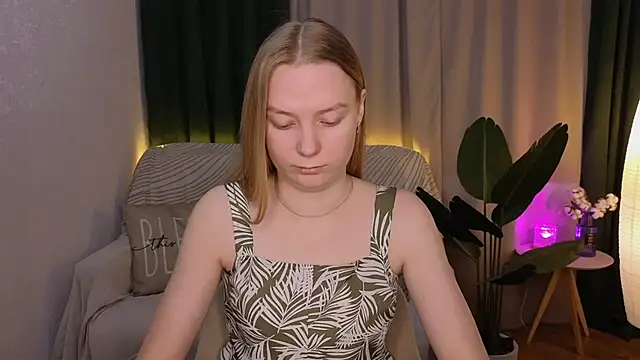 Snapshot of CarolynCohen__ chatting on March 2025 02:10:01 AM CarolynCohen online show from March 2025 02:10:01 AM