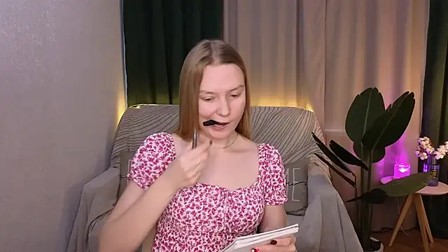 Snapshot of CarolynCohen__ chatting on March 2025 05:13:02 AM CarolynCohen online show from March 2025 05:13:02 AM