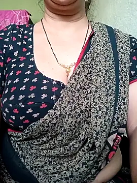 Snapshot of Rosy-B chatting on April 2026 09:32:02 AM Rosy-B online show from April 2026 09:32:02 AM