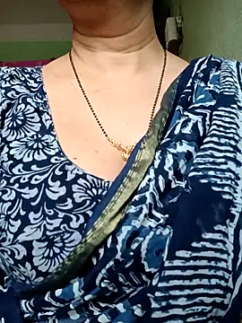 Snapshot of Rosy-B chatting on April 2026 12:22:01 AM Rosy-B online show from April 2026 12:22:01 AM