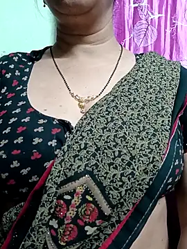 Snapshot of Rosy-B chatting on April 2026 09:42:01 PM Rosy-B online show from April 2026 09:42:01 PM