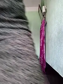 Snapshot of Rosy-B chatting on April 2026 09:48:01 AM Rosy-B online show from April 2026 09:48:01 AM