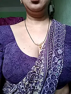 Snapshot of Rosy-B chatting on April 2026 12:17:01 AM Rosy-B online show from April 2026 12:17:01 AM