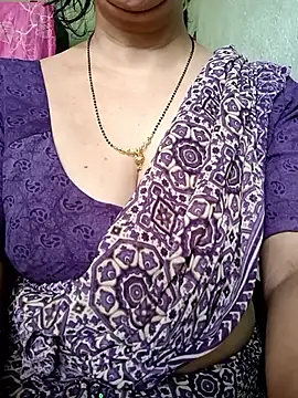 Snapshot of Rosy-B chatting on April 2026 09:57:02 AM Rosy-B online show from April 2026 09:57:02 AM