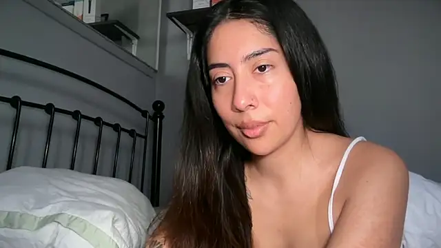 Snapshot of LorenaAnderson chatting on April 2026 07:00:02 AM LorenaAnderson online show from April 2026 07:00:02 AM