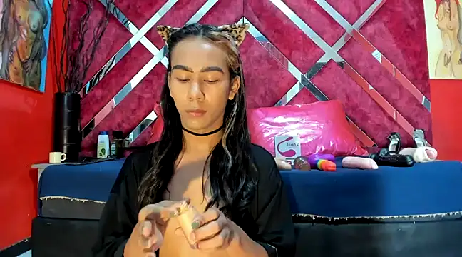 Snapshot of Scarlett_Hot5 chatting on February 2025 05:18:02 PM Scarlett Hot5 online show from February 2025 05:18:02 PM