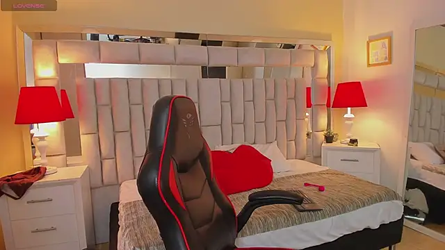 mariiahneedles online show from February 2025 04:37:02 AM