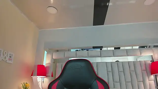 mariiahneedles online show from October 2025 03:08:01 AM