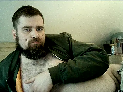 Snapshot of machobear87 chatting on February 2026 09:16:01 PM machobear87 online show from February 2026 09:16:01 PM