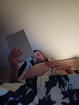 Snapshot of machobear87 chatting on March 2026 08:37:02 PM machobear87 online show from March 2026 08:37:02 PM