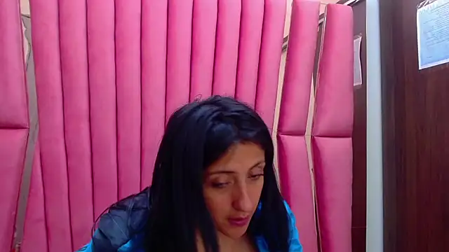 Snapshot of Cameron_cutte chatting on December 2024 07:13:02 AM Cameron cutte online show from December 2024 07:13:02 AM