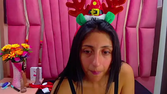 Snapshot of Cameron_cutte chatting on December 2024 09:00:02 AM Cameron cutte online show from December 2024 09:00:02 AM