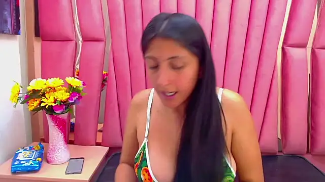 Snapshot of Cameron_cutte chatting on December 2024 03:11:02 AM Cameron cutte online show from December 2024 03:11:02 AM