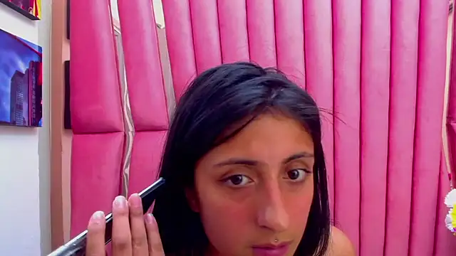 Snapshot of Cameron_cutte chatting on January 2025 10:10:02 AM Cameron cutte online show from January 2025 10:10:02 AM