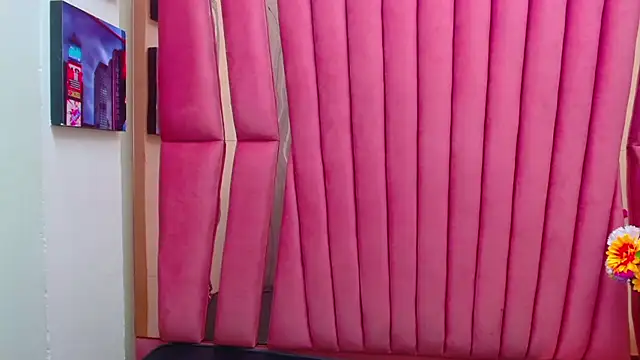 Snapshot of Cameron_cutte chatting on January 2025 03:03:02 AM Cameron cutte online show from January 2025 03:03:02 AM