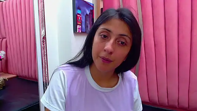 Snapshot of Cameron_cutte chatting on January 2025 02:46:02 AM Cameron cutte online show from January 2025 02:46:02 AM