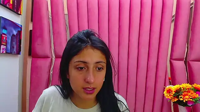 Snapshot of Cameron_cutte chatting on January 2025 03:02:01 AM Cameron cutte online show from January 2025 03:02:01 AM