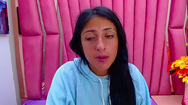 Snapshot of Cameron_cutte chatting on February 2025 02:45:02 AM Cameron cutte online show from February 2025 02:45:02 AM