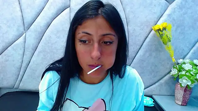 Snapshot of Cameron_cutte chatting on February 2025 06:12:02 AM Cameron cutte online show from February 2025 06:12:02 AM