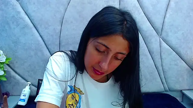 Snapshot of Cameron_cutte chatting on February 2025 09:10:01 AM Cameron cutte online show from February 2025 09:10:01 AM