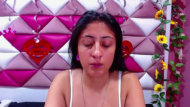 Snapshot of Cameron_cutte chatting on March 2025 06:21:01 AM Cameron cutte online show from March 2025 06:21:01 AM