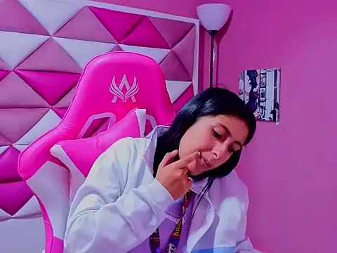 Snapshot of Cameron_cutte chatting on September 2025 02:55:02 AM Cameron cutte online show from September 2025 02:55:02 AM