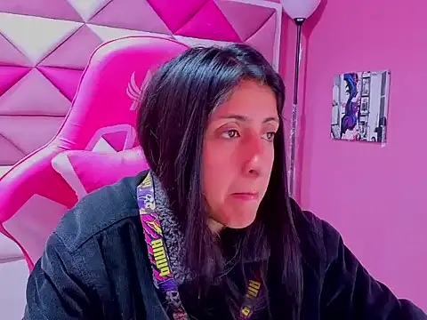 Snapshot of Cameron_cutte chatting on October 2025 02:53:02 AM Cameron cutte online show from October 2025 02:53:02 AM