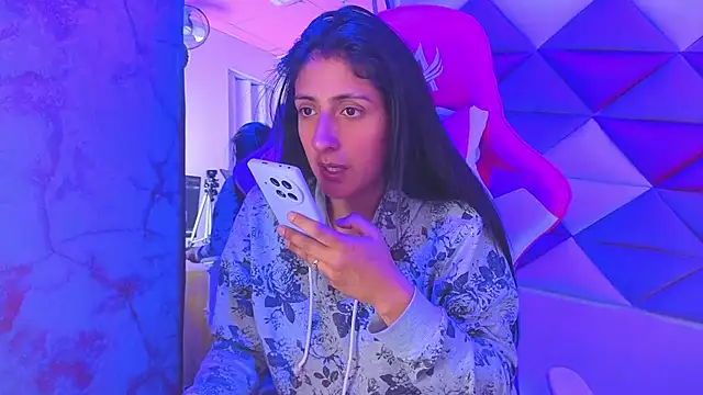 Snapshot of Cameron_cutte chatting on October 2025 02:41:01 AM Cameron cutte online show from October 2025 02:41:01 AM