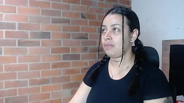 Snapshot of salome__hills1 chatting on February 2026 05:44:02 PM salome hills1 online show from February 2026 05:44:02 PM