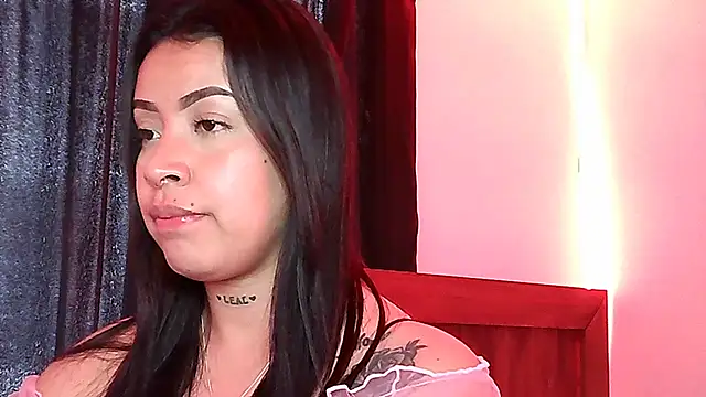 Snapshot of salome__hills1 chatting on March 2026 04:32:02 PM salome hills1 online show from March 2026 04:32:02 PM