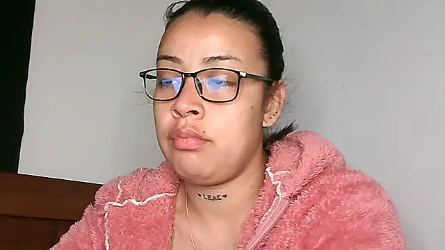 Snapshot of salome__hills1 chatting on March 2026 03:17:01 PM salome hills1 online show from March 2026 03:17:01 PM