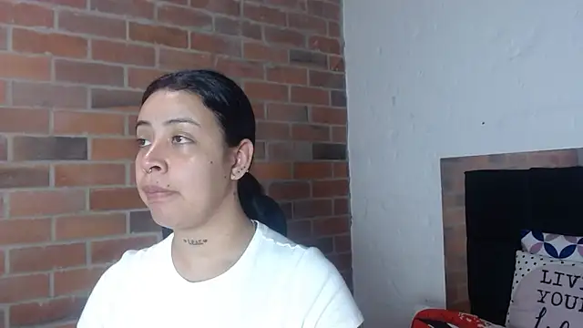 Snapshot of salome__hills1 chatting on April 2026 07:27:01 PM salome hills1 online show from April 2026 07:27:01 PM