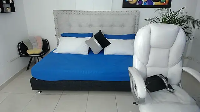 Chiqui milk  online show from January 2025 07:56:02 PM