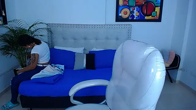 Chiqui milk  online show from February 2025 07:10:02 PM