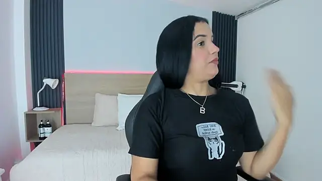 Chiqui milk  online show from October 2025 07:14:02 PM