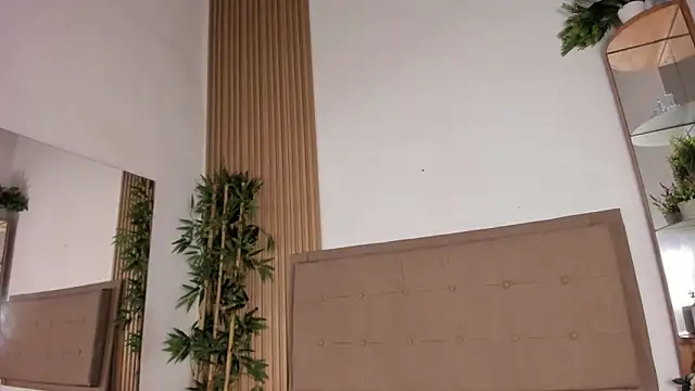 Snapshot of Natasha__Sccott chatting on March 2025 02:25:01 AM Natasha Sccott online show from March 2025 02:25:01 AM