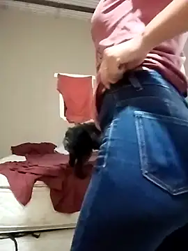 Snapshot of Michellluxo chatting on April 2026 03:17:02 PM Michellluxo online show from April 2026 03:17:02 PM