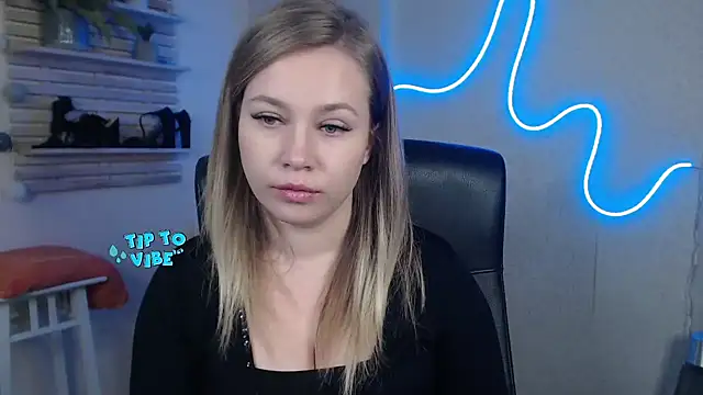 holly xglam online show from December 2024 10:21:01 AM