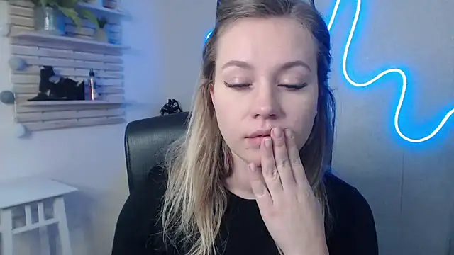 holly xglam online show from January 2025 09:16:02 AM