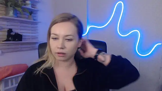 holly xglam online show from January 2025 09:39:01 AM