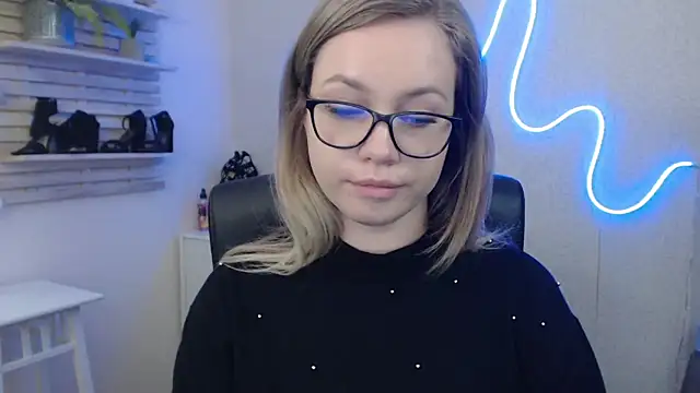 holly xglam online show from January 2025 09:24:02 AM