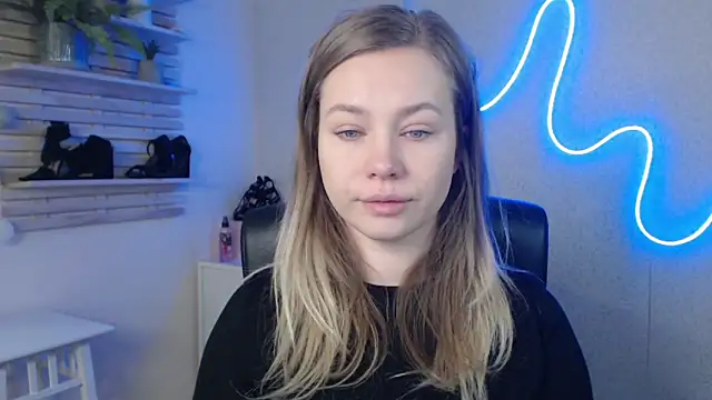 holly xglam online show from February 2025 01:35:02 AM