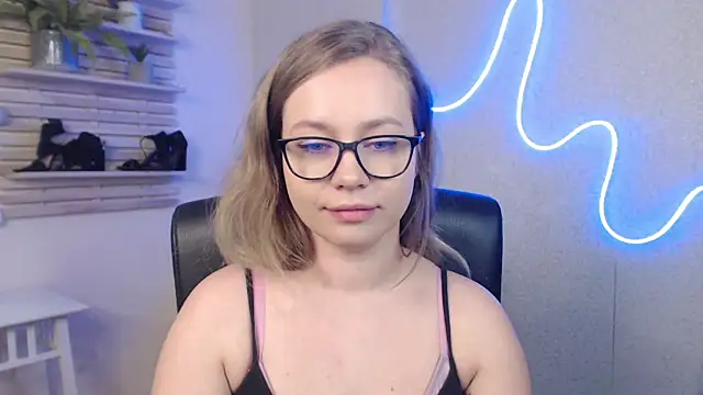 holly xglam online show from March 2025 04:24:02 AM