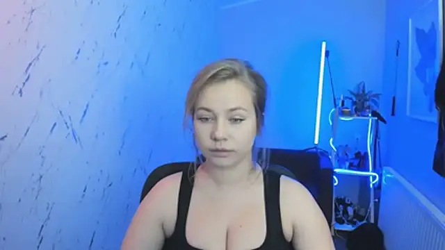 holly xglam online show from October 2025 04:51:01 PM