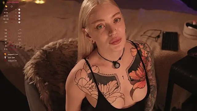 LinaKinky online show from February 2025 04:32:01 PM